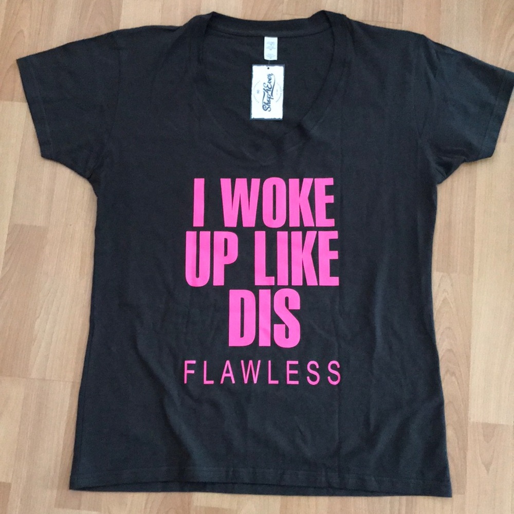 V-neck T-shirtFinal sale no returns